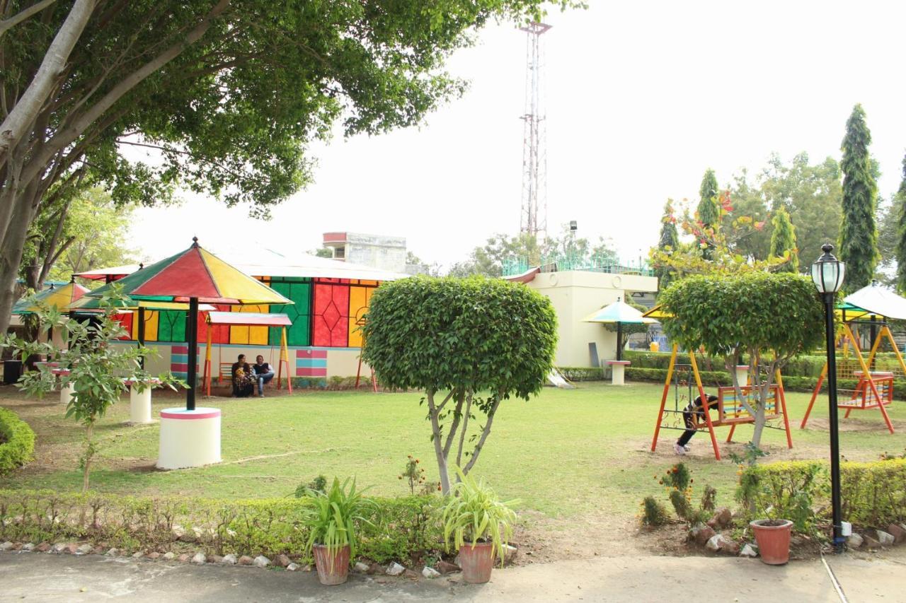 Fun And Food Resort & Holidays Harsola Exterior foto
